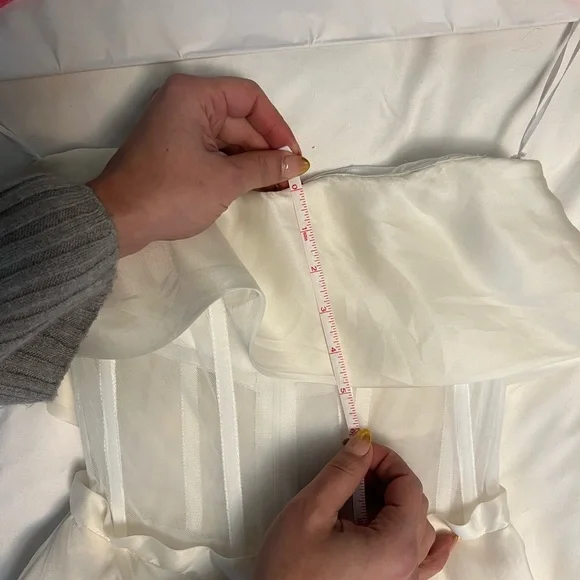 Katherine Tash REN wedding dress - Picture 11 of 14